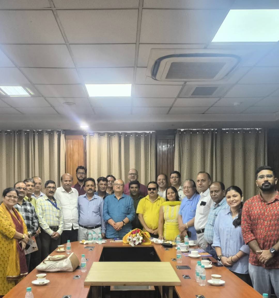 दिल्ली में उत्तराखंडी पत्रकारों संग संवाद: छोटे-मझोले अखबारों व डिजिटल मीडिया के लिए नीति निर्माण की उठी मांग”